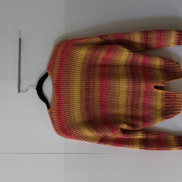 Express Striped, Slit Back, V-Neck Women's Multicolored Sweater - Picture 7 of 8